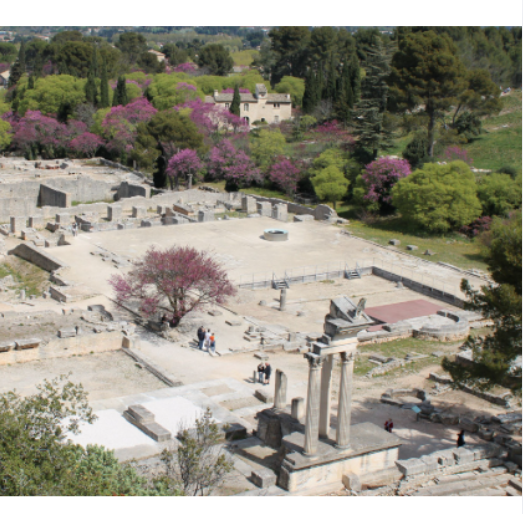 Glanum à Saint‑Rémy‑de‑Provence : un site antique au cœur des Alpilles Saint-Rémy-de-Provence Glanum